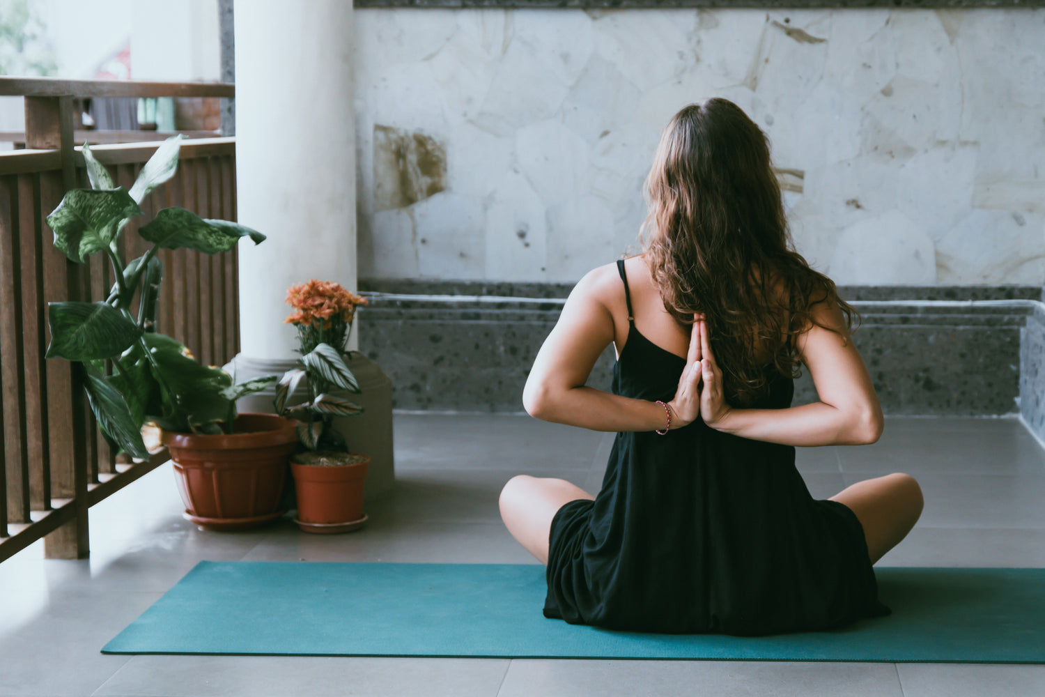 How Aromatherapy can Improve Your Yoga